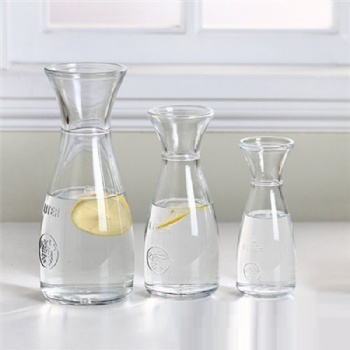  milk bottle B02160003	