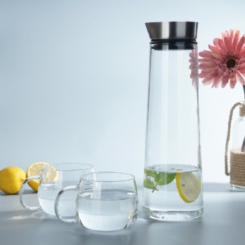  glass pitcher with SS lidB05230010	