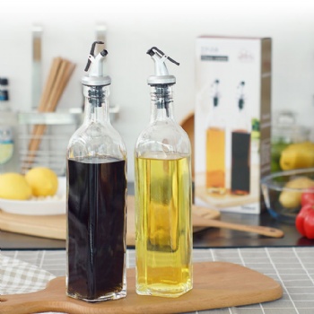  B02130001 oil and viniger bottle	